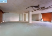 153m² commercial premises for sale in Granada, Calle Ronda de Panaderos photo