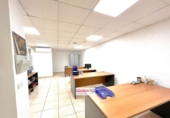 100m² office for sale in Reus, in the area of Niloga, Plaça de l'Univers photo