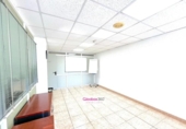 100m² office for sale in Reus, in the area of Niloga, Plaça de l'Univers photo