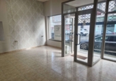 83m² locaux commerciaux pour location à Bertamiráns, dans le quartier de Ortoño photo