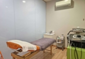 123m² hair salon for sale in Bertamiráns, in the area of Ortoño photo