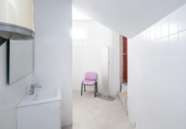 268m² commercial premises for sale in Granada, in the area of Garden City, Callejón Ángel photo