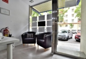 Local comercial en venta con 60m² en Madrid, en la zona de Cuatro Caminos, Calle de Orense foto