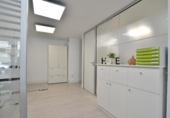 Local comercial en venta con 60m² en Madrid, en la zona de Cuatro Caminos, Calle de Orense foto