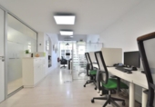 Local comercial en venta con 60m² en Madrid, en la zona de Cuatro Caminos, Calle de Orense foto