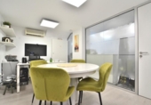 Local comercial en venta con 60m² en Madrid, en la zona de Cuatro Caminos, Calle de Orense foto