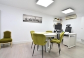 Local comercial en venta con 60m² en Madrid, en la zona de Cuatro Caminos, Calle de Orense foto