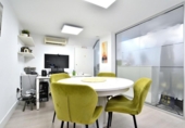 Local comercial en venta con 60m² en Madrid, en la zona de Cuatro Caminos, Calle de Orense foto