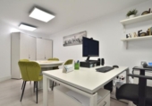 Local comercial en venta con 60m² en Madrid, en la zona de Cuatro Caminos, Calle de Orense foto