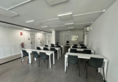 330m² locaux commerciaux pour location à Cornellà de Llobregat photo