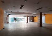 Local comercial en alquiler con 600m² en Granada, en la zona de La Encina foto
