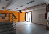Local comercial en alquiler con 600m² en Granada, en la zona de La Encina foto