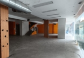 Local comercial en alquiler con 600m² en Granada, en la zona de La Encina foto