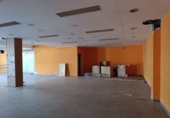 Local comercial en alquiler con 600m² en Granada, en la zona de La Encina foto