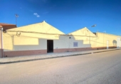800m² warehouse industrial for sale in Puebla de la Calzada photo
