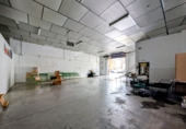 391m² entrepôt industriel pour vente à Loja photo