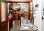 643m² restaurant for sale in Granada, photo