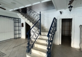 210m² commercial premises for sale in Laredo photo
