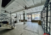 210m² commercial premises for sale in Laredo photo
