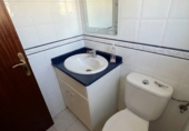 210m² commercial premises for sale in Laredo photo