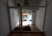 187m² commercial premises for sale in Barcelona, in the area of Les Corts, Carrer de Caballero photo