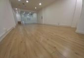 187m² commercial premises for sale in Barcelona, in the area of Les Corts, Carrer de Caballero photo