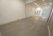 187m² commercial premises for sale in Barcelona, in the area of Les Corts, Carrer de Caballero photo