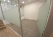 187m² commercial premises for sale in Barcelona, in the area of Les Corts, Carrer de Caballero photo