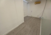 187m² commercial premises for sale in Barcelona, in the area of Les Corts, Carrer de Caballero photo