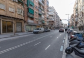 27m² commercial premises for sale in Granada, Calle Séneca photo