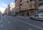 27m² commercial premises for sale in Granada, Calle Séneca photo