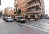 27m² commercial premises for sale in Granada, Calle Séneca photo