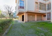 153m² commercial premises residential for sale in Granada, Camino de Alfacar photo
