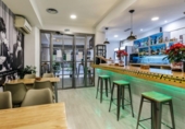 135m² cafeteria for sale in Granada, Calle Recogidas photo