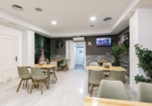 135m² cafeteria for sale in Granada, Calle Recogidas photo