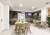 135m² cafeteria for sale in Granada, Calle Recogidas photo