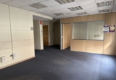 340m² offices for rent in Logroño photo