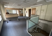 340m² offices for rent in Logroño photo