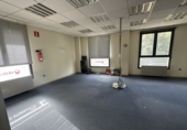 340m² offices for rent in Logroño photo