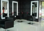 110m² hair salon for rent in Madrid, in the area of Sun, Ginzo de Limia 42 photo