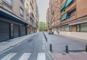 472m² commercial premises for sale in Granada, Camino de Ronda photo