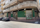214m² commercial premises for sale in Torrevieja, Calle Pedro Lorca photo