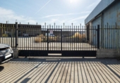 1400m² warehouse for sale in Granada, in the area of San Jerónimo Neighborhood, Plaza de la Universidad photo
