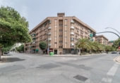 Local comercial
en venda
amb 46m² a Granada, a la zona de Barri de Sant Antón, Calle de los Juncos foto