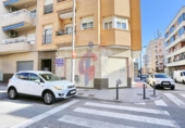 Local comercial
en venda
amb 120m² a Guardamar del Segura, Calle Molivent foto