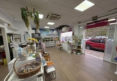 124m² commercial premises for sale in Arcos de la Frontera, Calle Zarzaleña photo