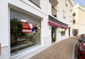 124m² commercial premises for sale in Arcos de la Frontera, Calle Zarzaleña photo