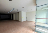 Local comercial en venta con 181m² en Linares, calle argüelles, 23700 foto
