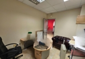 Local comercial en venta con 213m² en Lérida foto