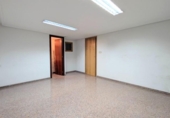 Local comercial en venta con 160m² en Elche foto
